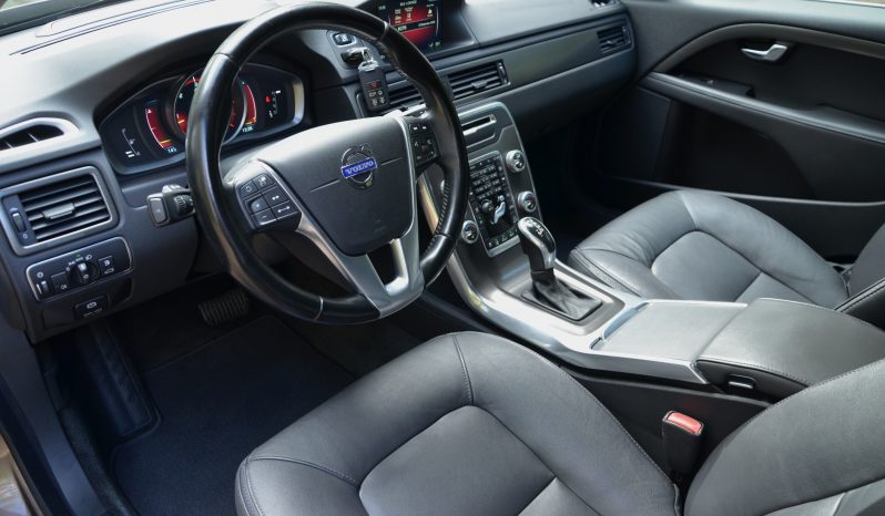 Tikko ievests-Volvo XC70  2.4 Dīzelis Awd (4×4) Pilnpiedziņa ar automātisko ātrumkārbu. full