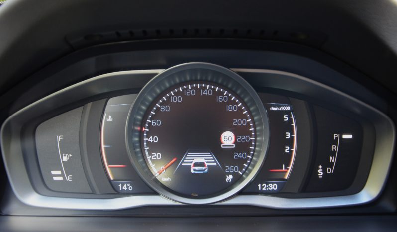 Tikko ievests-Volvo XC70  2.4 Dīzelis Awd (4×4) Pilnpiedziņa ar automātisko ātrumkārbu. full