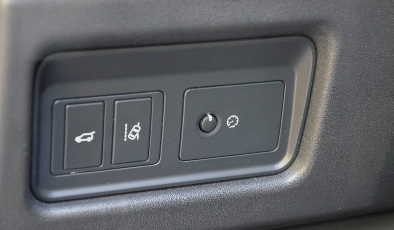 Tikko ievests- Land Rover Discovery Sport 2.2 Sd4 Hse(140Kw-190Z/s) Dīzelis 4Wd Pilnpiedziņa ar automātisko ātrumkārbu. full