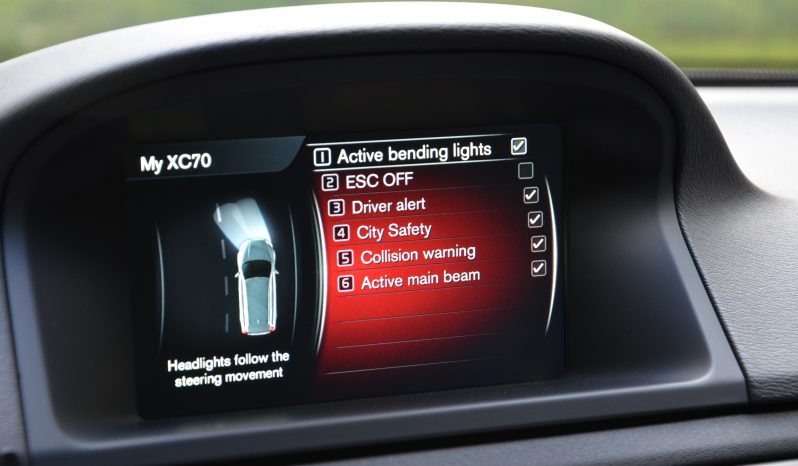 Tikko ievests-Volvo XC70  2.4 Dīzelis Awd (4×4) Pilnpiedziņa ar automātisko ātrumkārbu. full