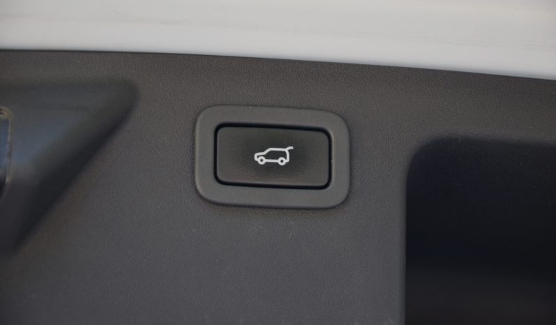 Tikko ievests- Land Rover Discovery Sport 2.2 Sd4 Hse(140Kw-190Z/s) Dīzelis 4Wd Pilnpiedziņa ar automātisko ātrumkārbu. full