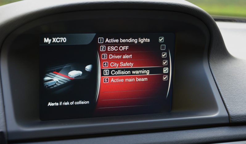 Tikko ievests-Volvo XC70  2.4 Dīzelis Awd (4×4) Pilnpiedziņa ar automātisko ātrumkārbu. full