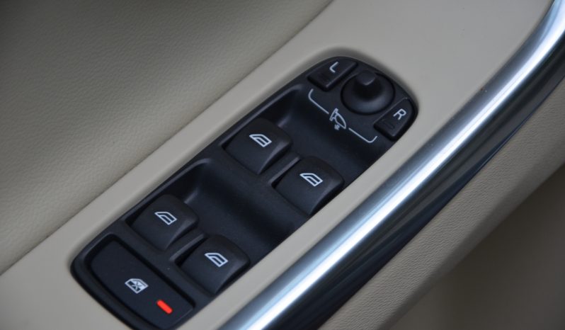 Tikko ievests. Volvo XC 60 Summum 2.4 D4 (140kw-190z/s) Dīzelis Awd (4×4) Pilnpiedziņa ar automātisko ātrumkārbu. full