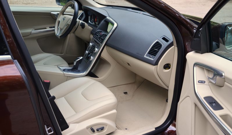 Tikko ievests. Volvo XC 60 Summum 2.4 D4 (140kw-190z/s) Dīzelis Awd (4×4) Pilnpiedziņa ar automātisko ātrumkārbu. full