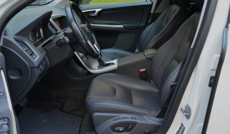Tikko ievests. 2017 gada Modelis. Volvo XC 60 Summum 2.4 D4 (140kw-190z/s) Dīzelis Awd (4×4) Pilnpiedziņa ar automātisko ātrumkārbu. full