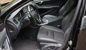 Tikko ievests. 2014. gada modelis. Volvo. V60 Plug-In Hybrid Summum. 2.4D6 (158kw -215z/s diesel + 50Kw-68z/s Electro= 283z/s) Awd pilnpiedziņa . full