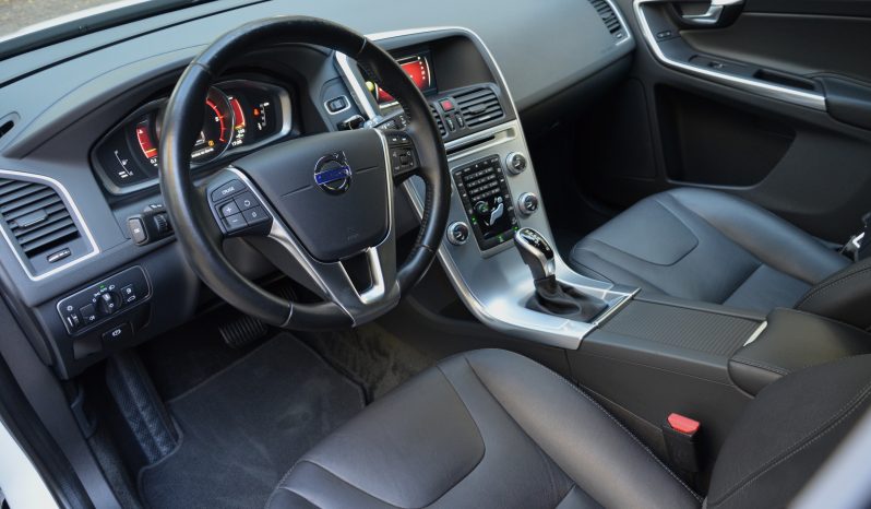 Tikko ievests. 2017 gada Modelis. Volvo XC 60 Summum 2.4 D4 (140kw-190z/s) Dīzelis Awd (4×4) Pilnpiedziņa ar automātisko ātrumkārbu. full