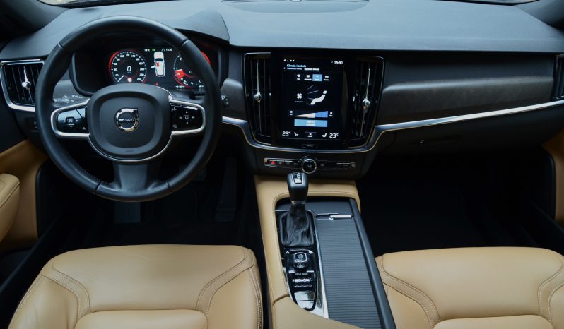 Tikko ievests. Volvo V90 Cross Country 4×4 Awd 2.0 D4 (140kw-190z/s) Dīzelis. ar Automātisko ātrumkārbu. full