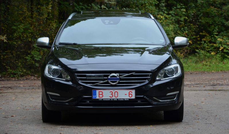 Tikko ievests. 2014. gada modelis. Volvo. V60 Plug-In Hybrid Summum. 2.4D6 (158kw -215z/s diesel + 50Kw-68z/s Electro= 283z/s) Awd pilnpiedziņa . full