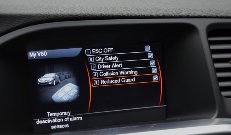 Tikko ievests. 2014. gada modelis. Volvo. V60 Plug-In Hybrid Summum. 2.4D6 (158kw -215z/s diesel + 50Kw-68z/s Electro= 283z/s) Awd pilnpiedziņa . full