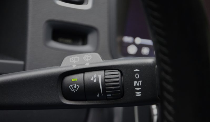 Tikko ievests. 2014. gada modelis. Volvo. V60 Plug-In Hybrid Summum. 2.4D6 (158kw -215z/s diesel + 50Kw-68z/s Electro= 283z/s) Awd pilnpiedziņa . full