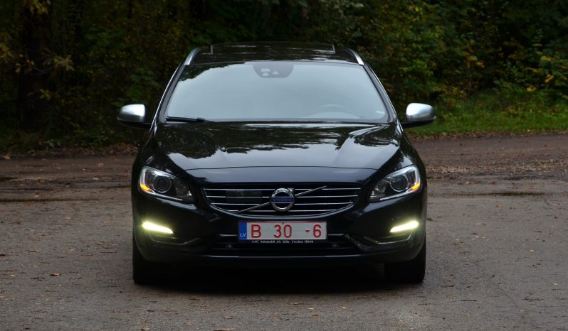 Tikko ievests. 2014. gada modelis. Volvo. V60 Plug-In Hybrid Summum. 2.4D6 (158kw -215z/s diesel + 50Kw-68z/s Electro= 283z/s) Awd pilnpiedziņa . full