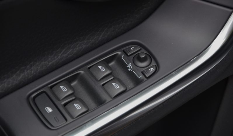 Tikko ievests. 2014. gada modelis. Volvo. V60 Plug-In Hybrid Summum. 2.4D6 (158kw -215z/s diesel + 50Kw-68z/s Electro= 283z/s) Awd pilnpiedziņa . full